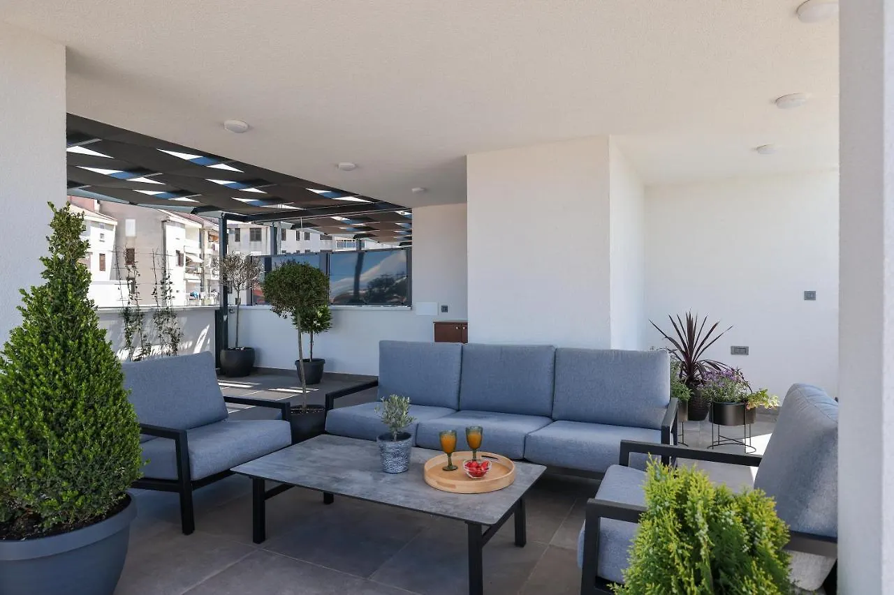 Leonardo Luxury Residence 2 Penthouse With Jacuzzi Zadar 0*,