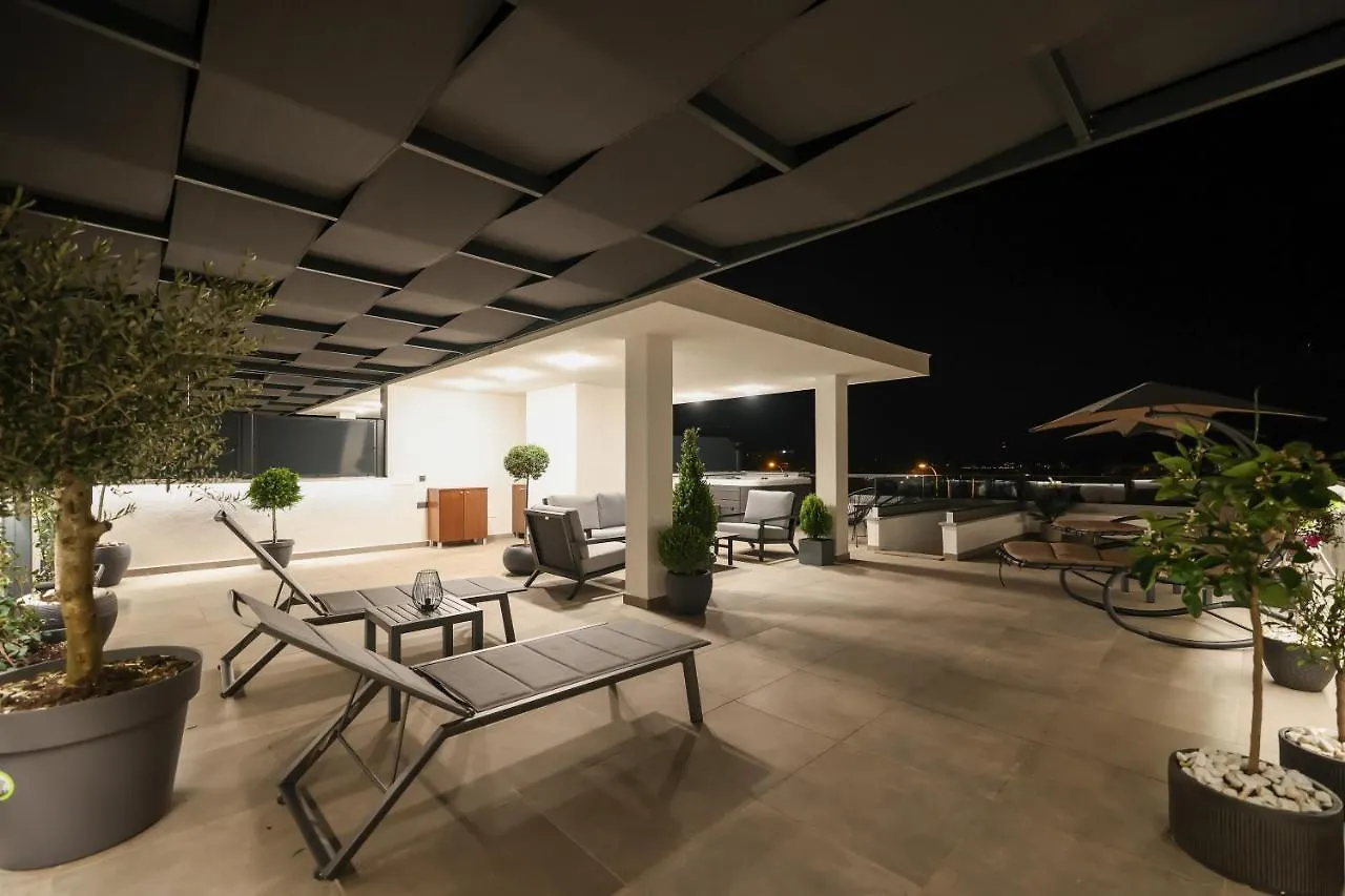 Leonardo Luxury Residence 2 Penthouse With Jacuzzi Zadar 0*,